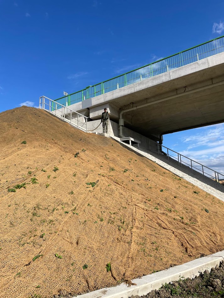 Hydroosev a spevňovanie svahu